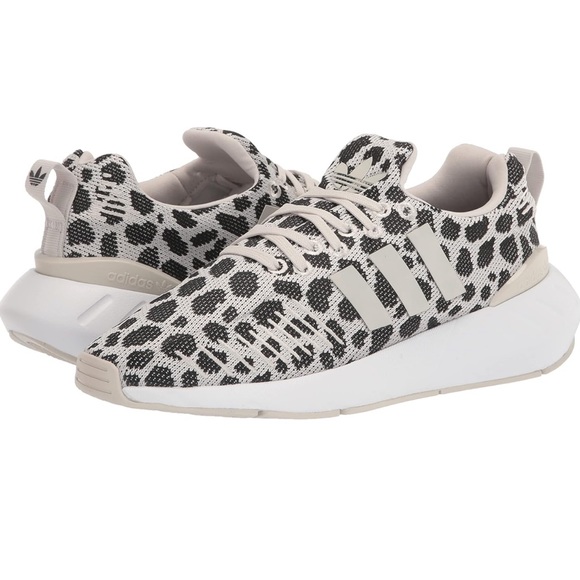 Adidas swift run cheetah shoes - Picture 3 of 4